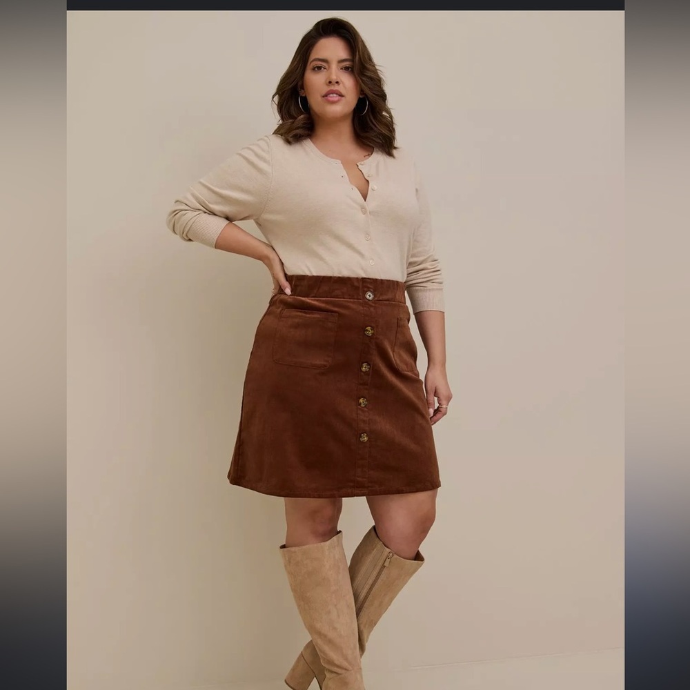 Torrid mini corduroy skirt size 1(14-16)